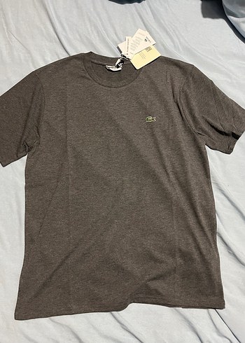 Lacoste ürünü