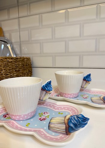 Beyaz Renkli Pastel Cupcake Desenli Fincan Takımı - Görsel 5