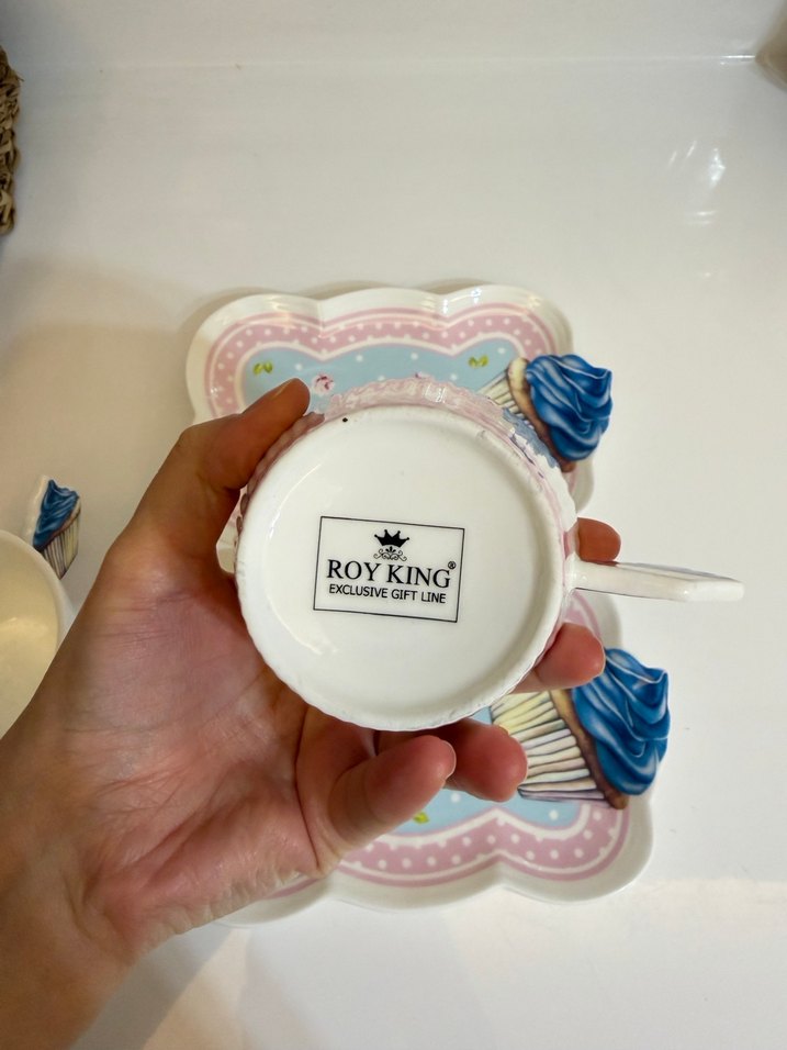 Beyaz Renkli Pastel Cupcake Desenli Fincan Takımı - Görsel 4