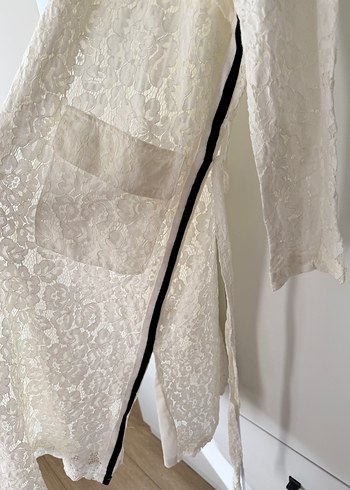 Dantel Detaylı Uzun Beyaz Keten sabahlık - Görsel 4