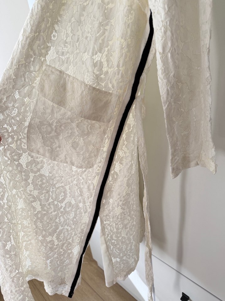 Dantel Detaylı Uzun Beyaz Keten sabahlık - Görsel 4