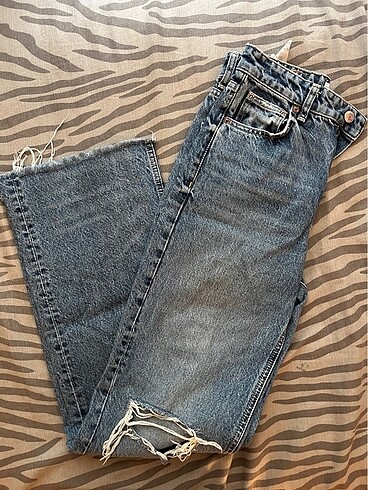 ZARA Koyu Mavi Yirtik Jean