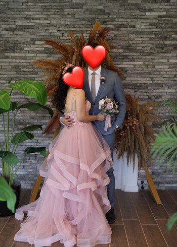 Pembe Uzun Kat Katlı Nişan Elbisesi - Görsel 3