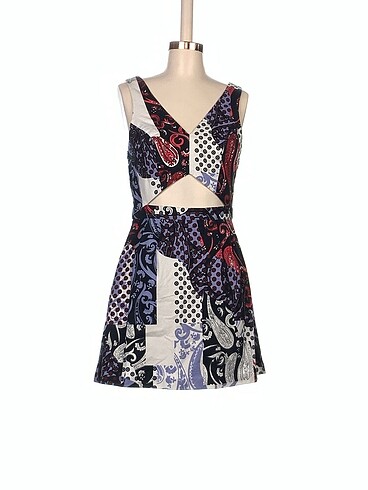 Topshop Kısa Elbise %70 İndirimli.