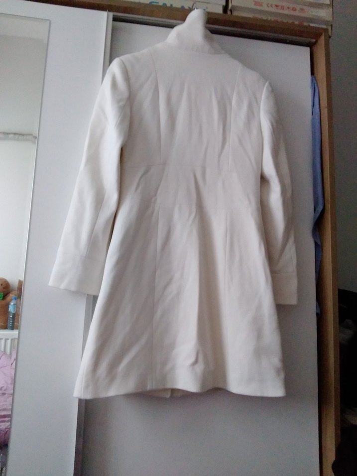 Düğmeli Beyaz Midi Kadın ceket - Görsel 4