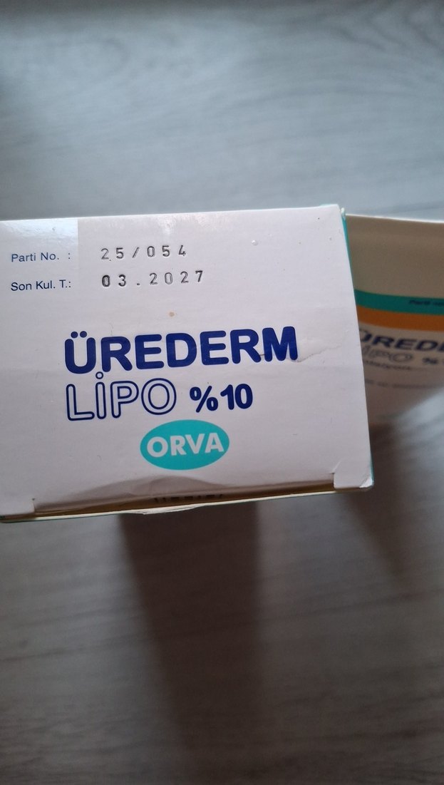 Üre İçeren Ürederm Lipo %10 Emülsiyon 200g - Görsel 2