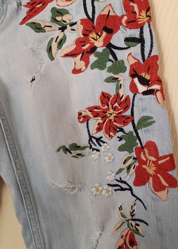Topshop Nakışlı, Düğmeli Mavi Midi Kot Pantolon