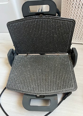 Beden Renk Arnica Ayvalık Granit Kırmızı Tost Makinesi