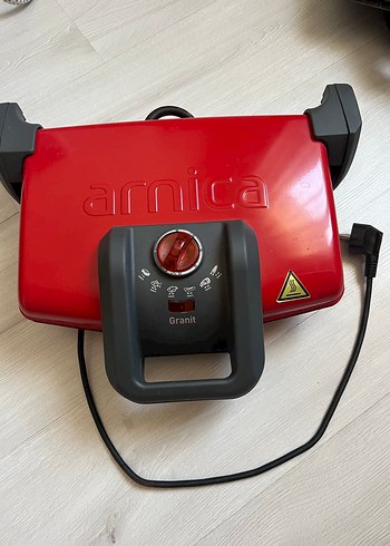 Arnica Ayvalık Granit Kırmızı Tost Makinesi