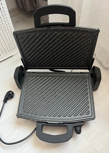 Beden English Home TMK 5010 Siyah çıkarılabilir plakalı Tost Makinesi