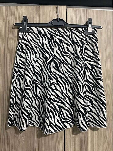 Zebra model mini etek