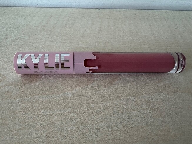 kylie jenner likit mat ruj