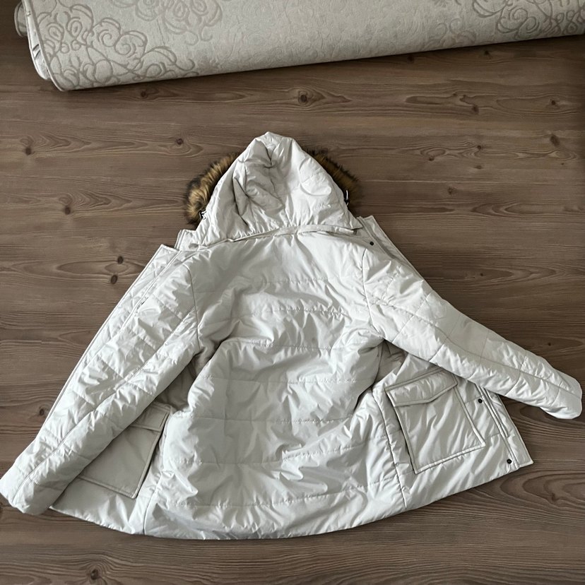 Beyaz Kürklü Mont - Görsel 4