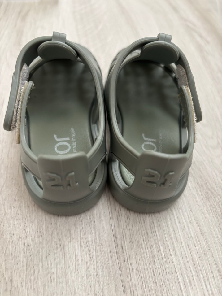 Erkek Çocuk Gri Tokalı Kauçuk Sandalet - Görsel 3