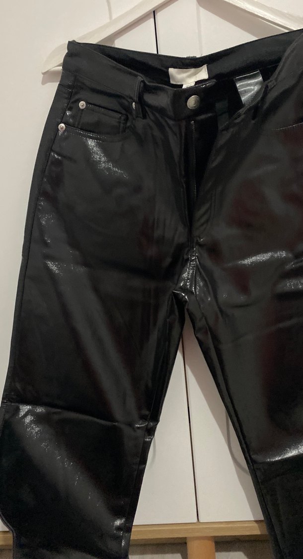 Siyah Parlak Deri Kadın Pantolon - Görsel 4