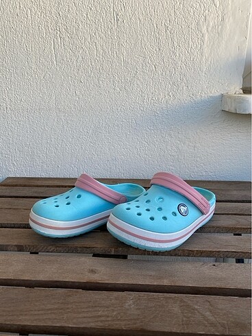 Yeşil pembe crocs terlık