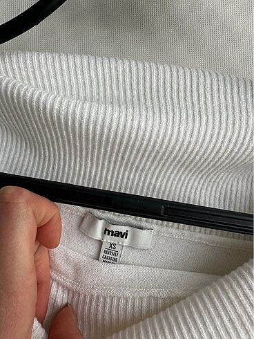 Mavi Jeans mavi omzu açık kazak