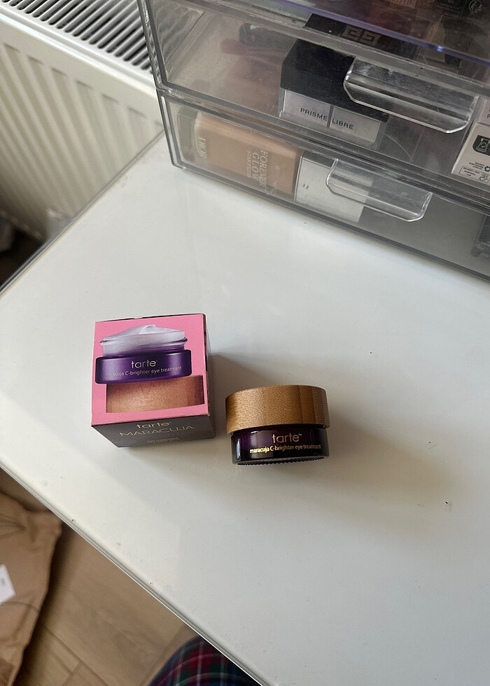 Tarte C vitaminli aydınlatıcı göz kremi - Görsel 2