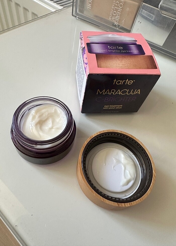 Tarte C vitaminli aydınlatıcı göz kremi - Görsel 5