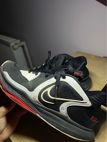 38 Beden Kyrie Low 5