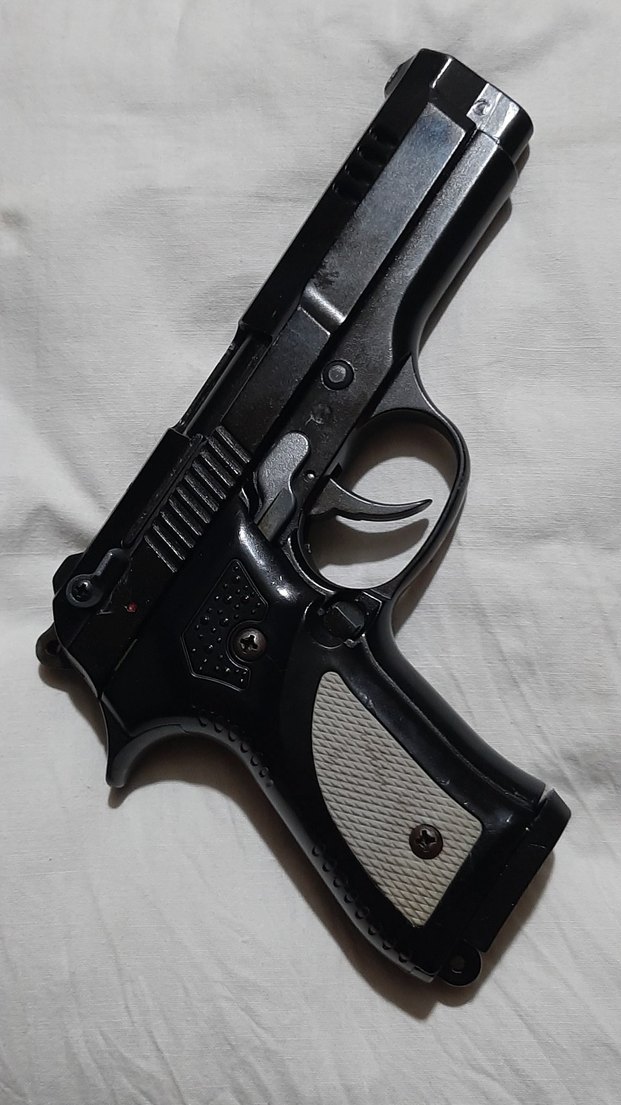 Siyah Oyuncak Tabanca Modeli - Görsel 3