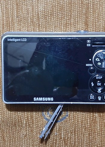 Gri Samsung 10.2 MP Dijital Kamera - Görsel 2