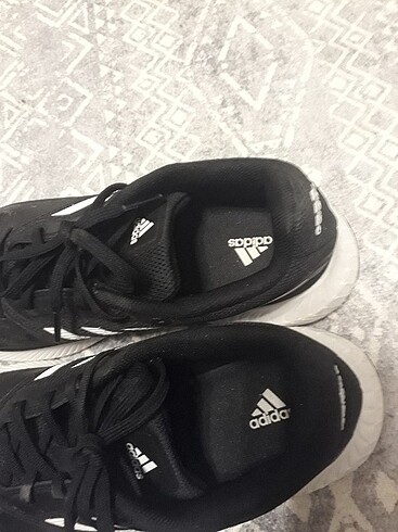 36 Beden siyah Renk Adidas spor ayakkabı
