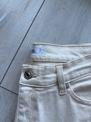 Mango Mango Jean