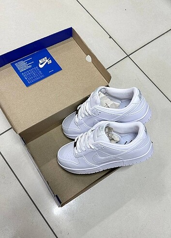 42 Beden beyaz Renk Nike Dunk low triple white