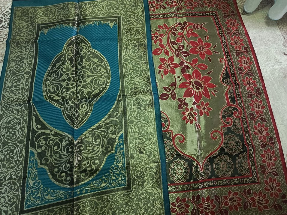 Koyu Renkli Desenli Geleneksel seccade iki adet gönderilecektir - Görsel 2