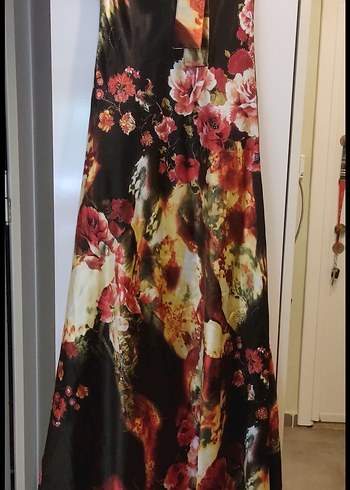 Çiçek Desenli Drapeli Uzun Kadın Elbise - Görsel 2