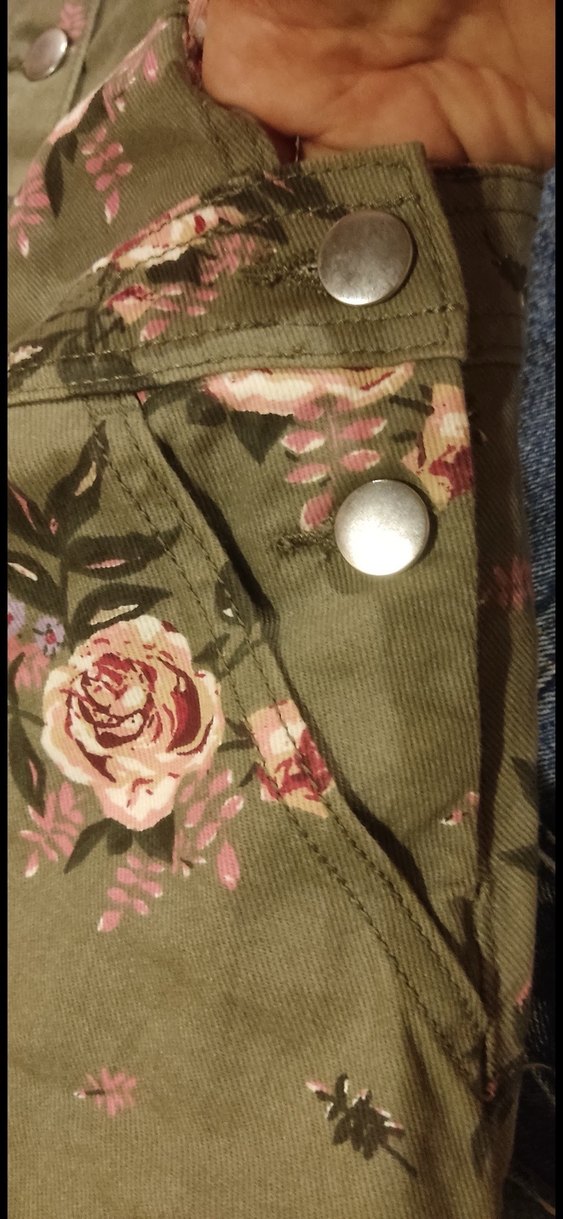 Çiçek Desenli Bej Kadın Kısa Salopet - Görsel 3