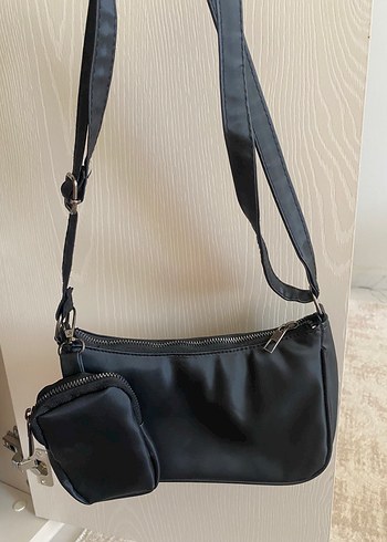 Minimalist Siyah Kadın Çanta Fermuarlı