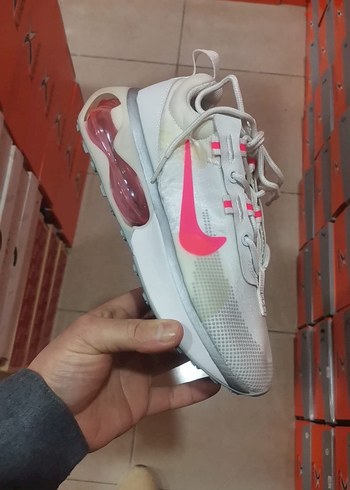 Nike diğer