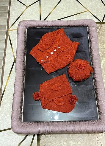 Diğer El örgüsü hırka+şapka+atkı takımı