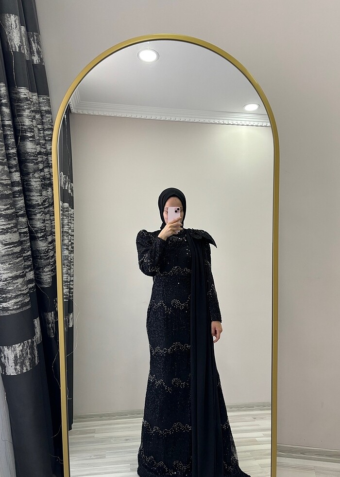 Siyah taş işlemeli kiralık abiye - Görsel 2