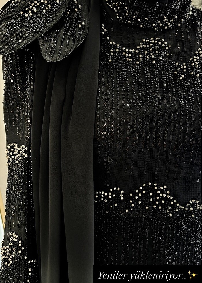 Siyah taş işlemeli kiralık abiye - Görsel 3