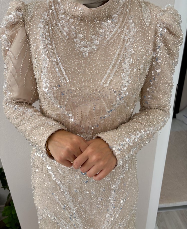 İnci İşlemeli Bej Uzun kiralık Abiye Elbise 34/36/38 - Görsel 4