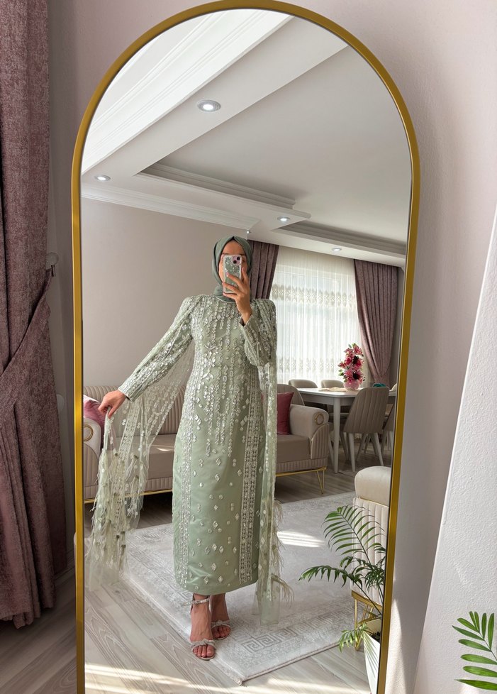 Yeşil Nakışlı Uzun Kollu pelerinli kiralık abiye elbise - Görsel 5