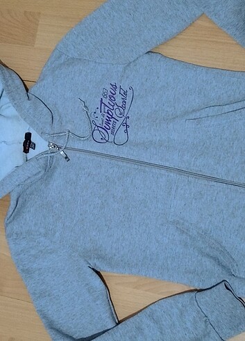 Kapşonlu sweatshirt
