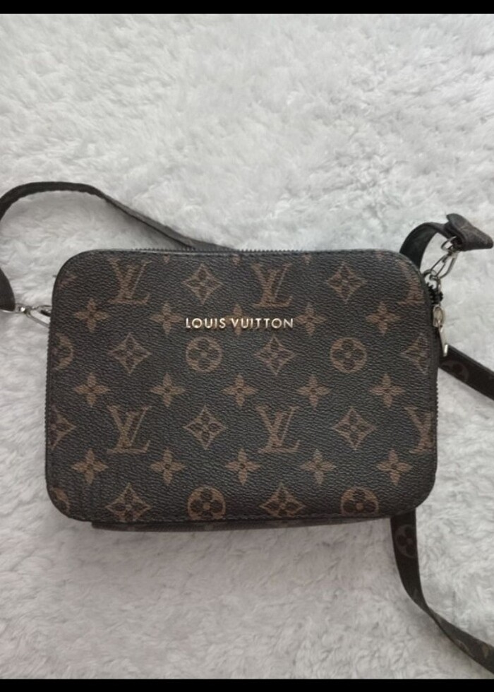 louis vuitton kol cantasi - Görsel 2