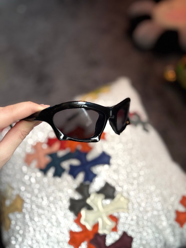 balenciaga bat glasses - Görsel 2