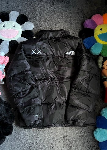 kaws x tnf puffer - Görsel 5