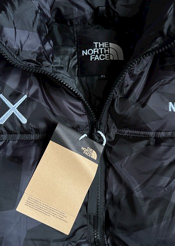 kaws x tnf puffer - Görsel 2