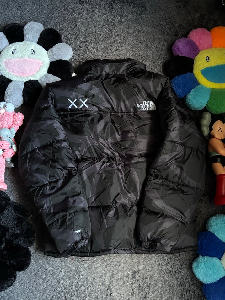 kaws x tnf puffer - Görsel 5