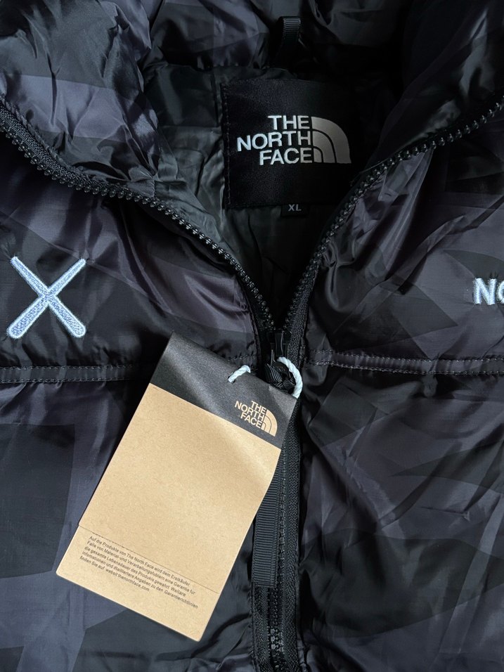 kaws x tnf puffer - Görsel 2