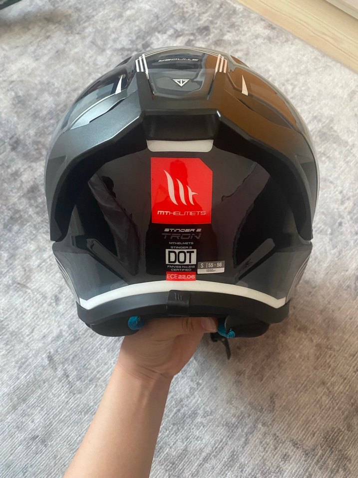 MT Siyah Baskılı Motosiklet Kaskı - Görsel 3