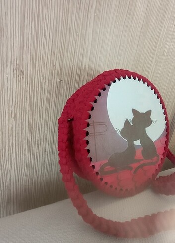 Ahşap plakalı yuvarlak clunch canta