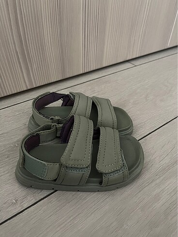 Zara Zara yeşil çocuk sandalet