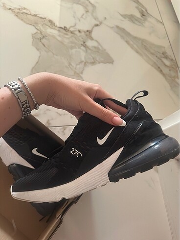 40 Beden Nike Air Force 270